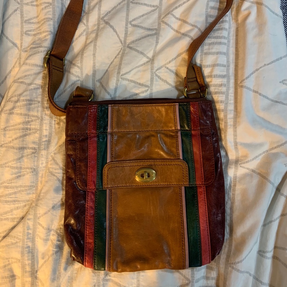 Leather Fossil over-shoulder purse 8”x10”